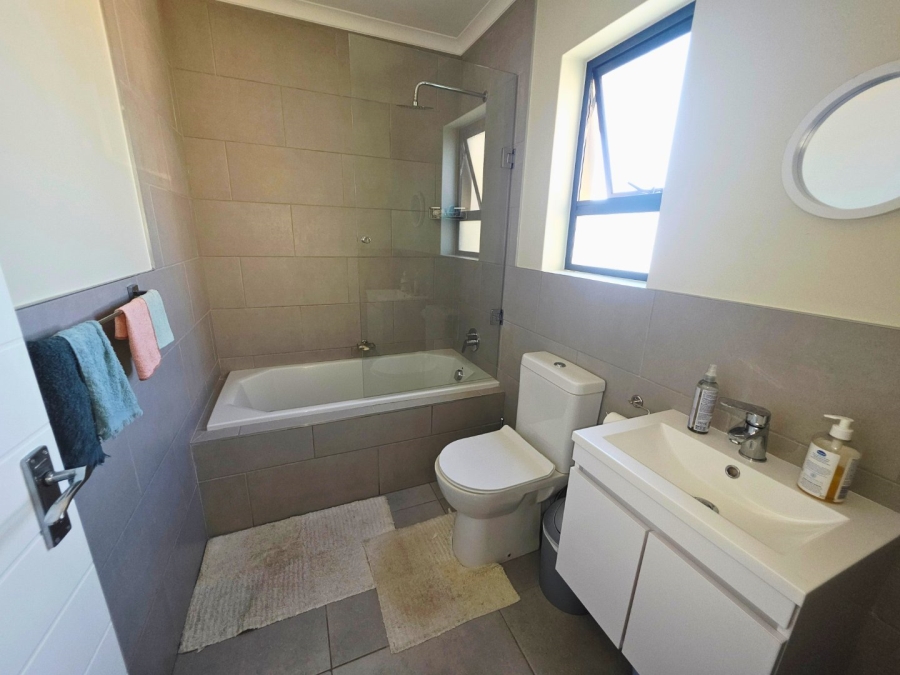 5 Bedroom Property for Sale in Sandown Western Cape